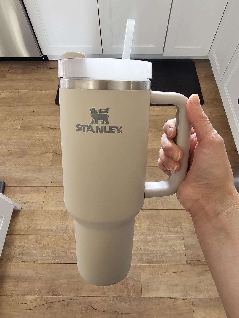 Stanley 40oz Travel Tumbler In soft matte - DUNE